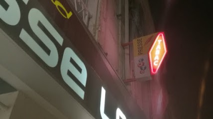 Le Week End, Bureau de Tabac à Saintes