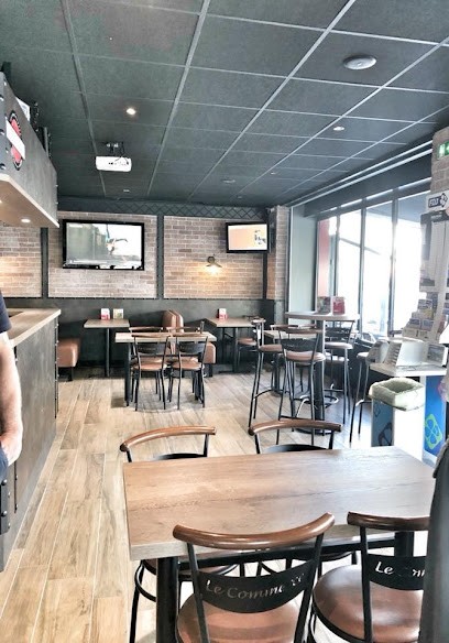 Le Commerce, Bureau de Tabac aux Monts d'Aunay