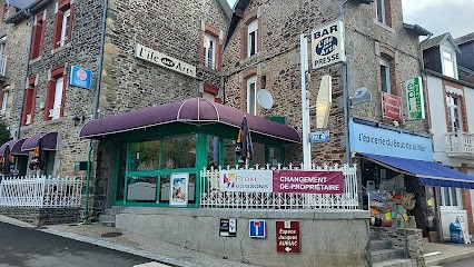 L'île aux arts, Bureau de Tabac à Saint-Jean-le-Thomas