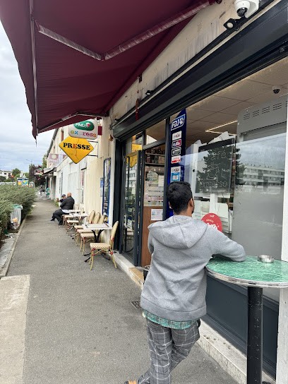 Presse Papier, Bureau de Tabac aux Clayes-sous-Bois