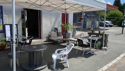 Le Long De L'Issaure, Bureau de Tabac à Magnac-Bourg