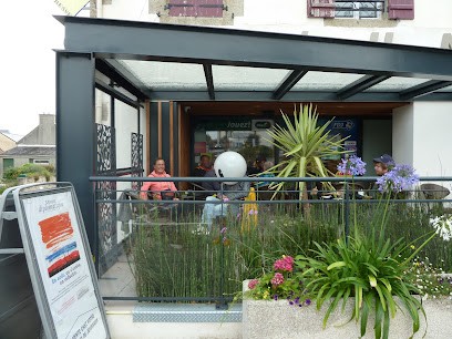 L'univers, Bureau de Tabac à Plougonvelin