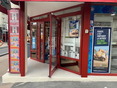 LE DIPLOMATE, TABAC, Bar, Brasserie, Restaurant, FDJ, Presse Et Vape, Bureau de Tabac à Puteaux