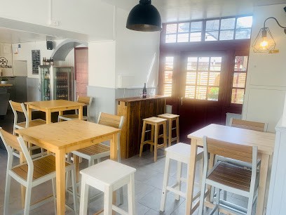 Le Vertige, Bureau de Tabac à Vert