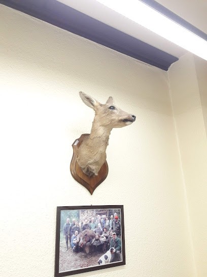 Royal Bar à Montréal-la-Cluse, Bureau de Tabac à Montréal-la-Cluse