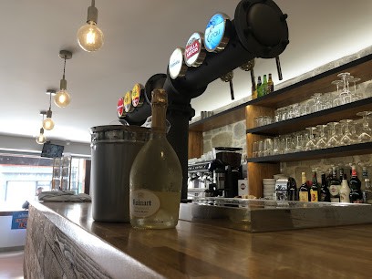 Café de la Poste, Bureau de Tabac à Dampierre-en-Yvelines