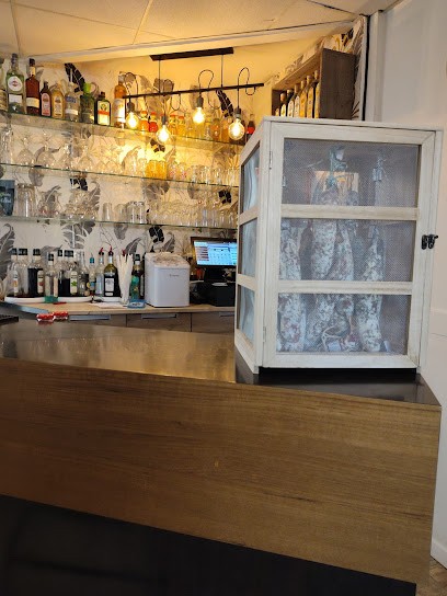 Le Paratge, Bureau de Tabac à Montbizot