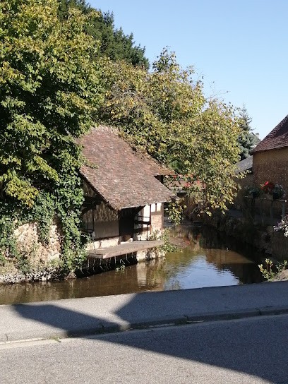 Point Du Jour, Bureau de Tabac à Mesnils-sur-Iton