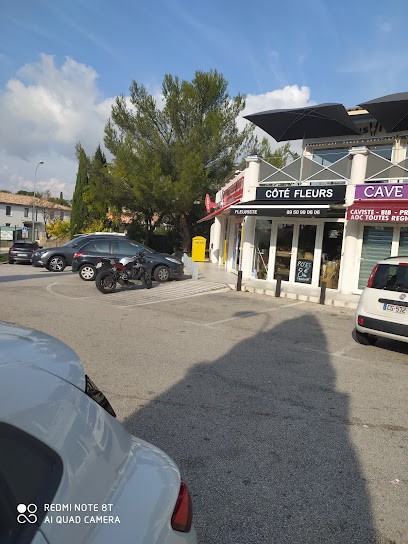 Le Grand Bleu, Bureau de Tabac à Sanary-sur-Mer
