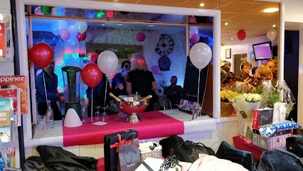 Bar Les Platanes, Bureau de Tabac à Charnècles