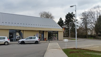 L'abreuvoir, Bureau de Tabac à Hauteroche