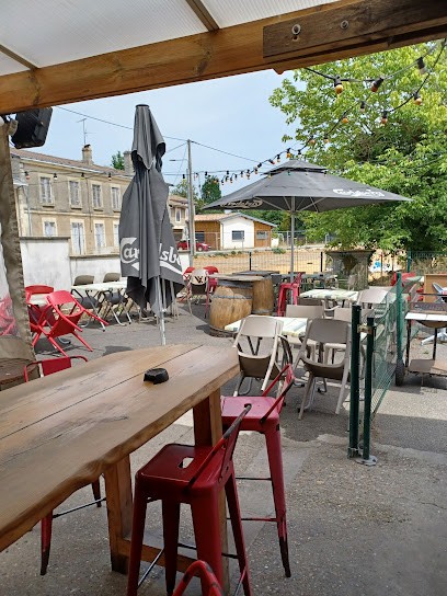 The Red Devil II, Bureau de Tabac à Salles