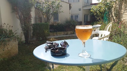 Café De La Paix, Bureau de Tabac à Clavette