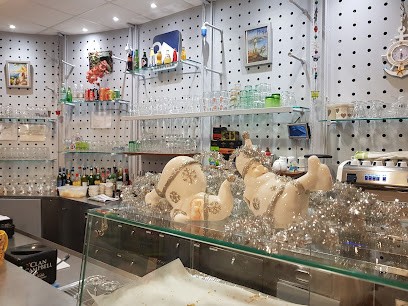 Le Narval Café, Bar, Tabac, Bureau de Tabac à Menton